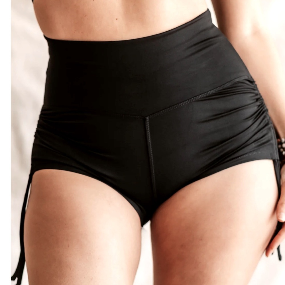 High Waist Black Mikaela Shorts